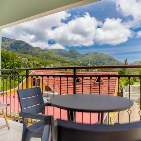 Bright Apartment With Mountain View At The Cape 68 M² + Terrace